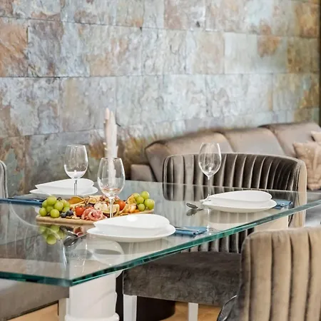 White House Premium *