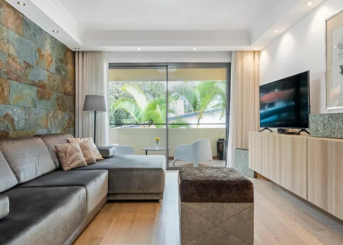 White House Premium * Funchal (Madeira)